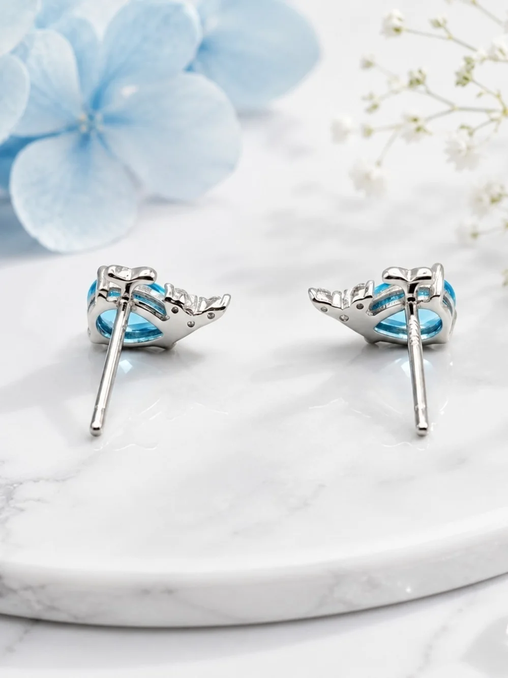 New 925 Sterling Silver Minimalist Cute Blue Whale Dolphin Animal Earrings Stud - Picture 3 of 3